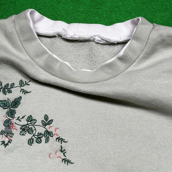 Vintage Mint Green Floral Embroidered Sweatshirt - Picture 3 of 6